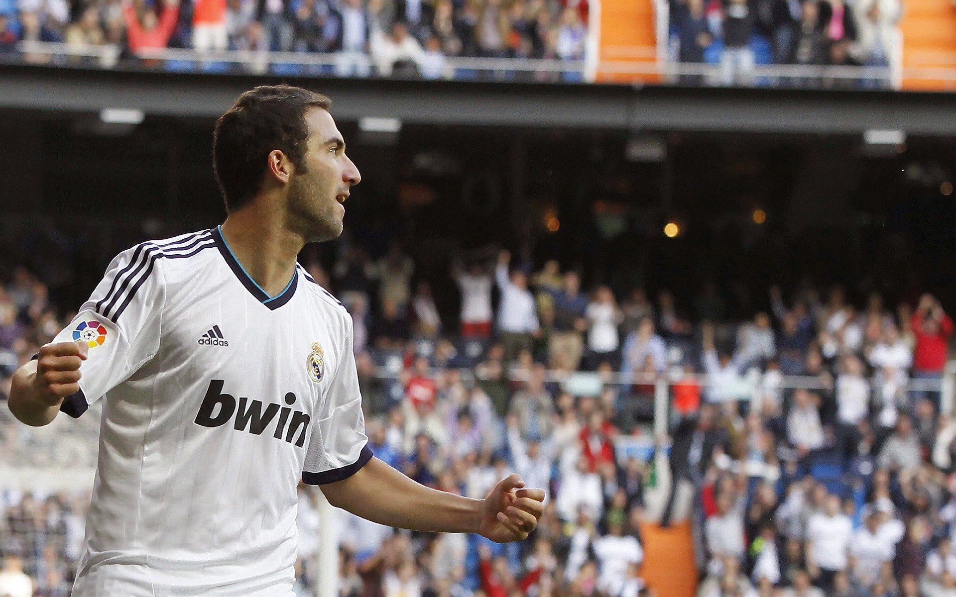 马竞战术调整显成效,连续获胜稳固欧战资格,马竞 战术