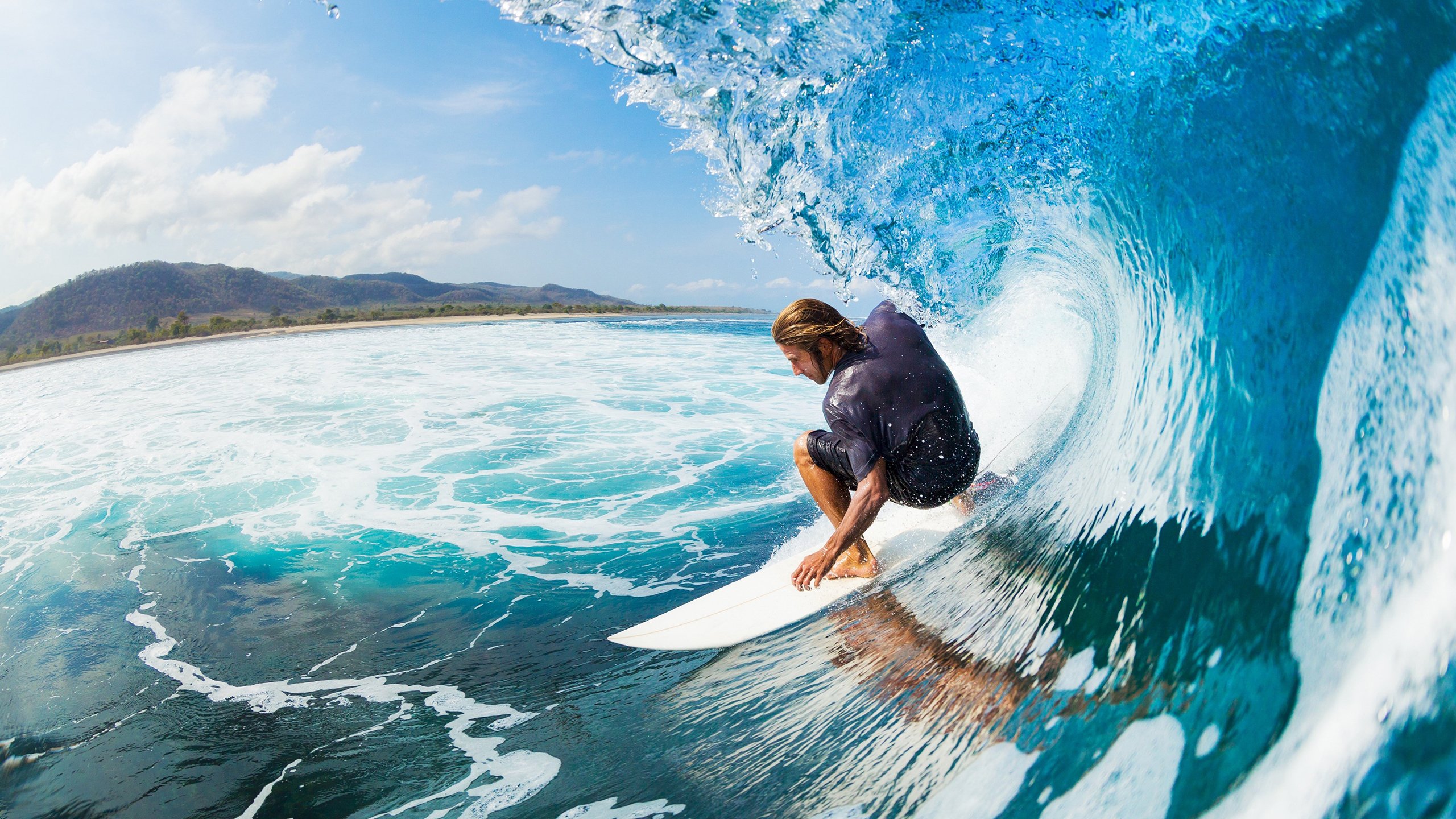 “高新体育中心沙滩排球:选手拼尽全力,冠军悬念重重”